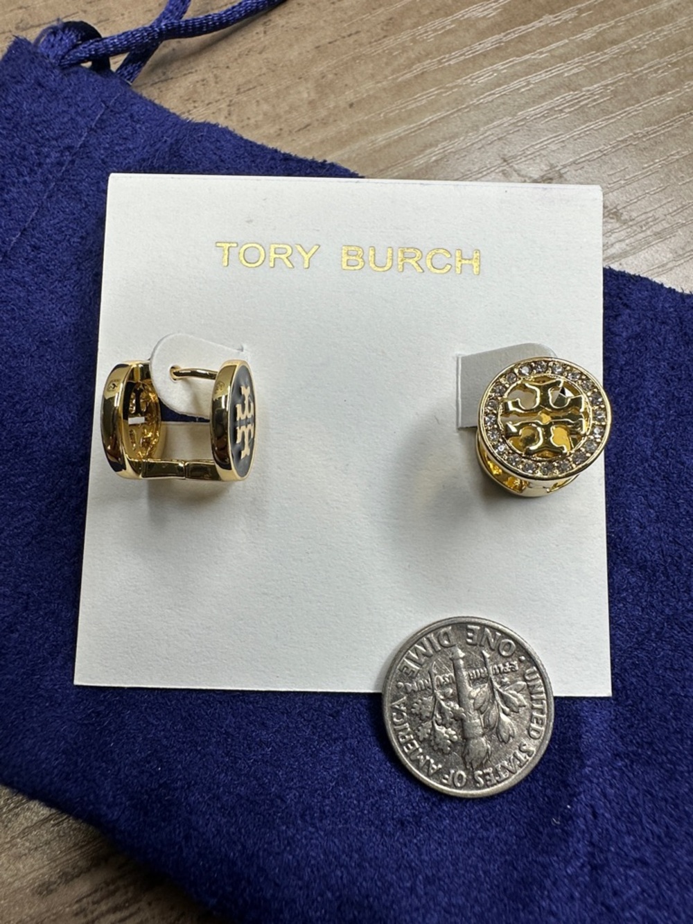 Tory Burch Gold-Tone Crystal Logo Stud Earrings double color black/gold